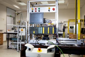 Laboratorium na Wydziale Elektrycznym PB (2), fot. Gabriela Kościuk