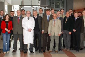 Pracownicy Katedry Telekomunikacji i Aparatury Elektronicznej. Zdjęcie historyczne.